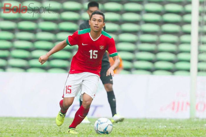  Ricky Fajrin ketika beraksi melawan Filipina di SEA Games 2017 di Stadion Shah Alam, Malaysia, Kami