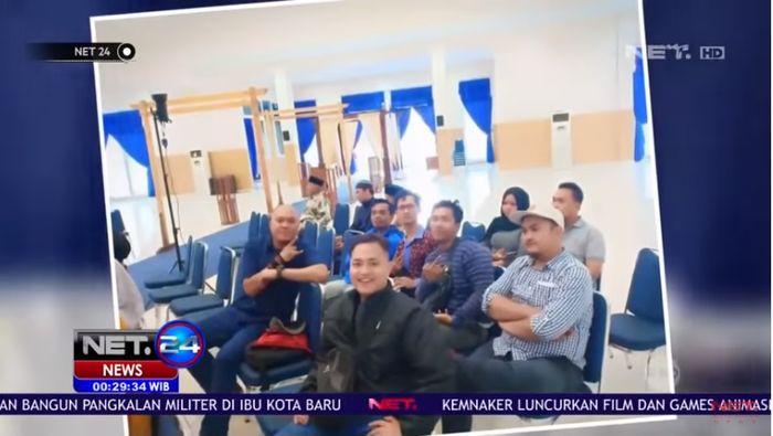 Teman-teman pengantin yang sudah terlanjur datang