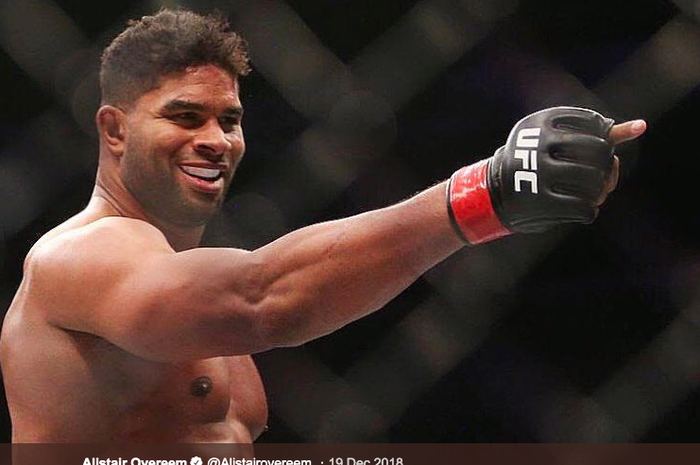 Mantan petarung kelas berat UFC berjulukan Si Manusia Penghancur, Alistair Overeem.