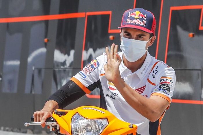 Pembalap Repsol Honda, Marc Marquez saat tiba di Sirkuit Jerez untuk seri MotoGP Andalusia 2020