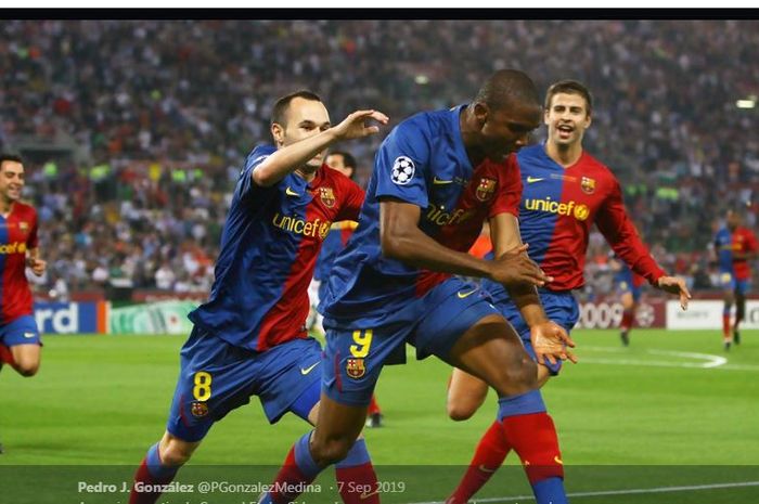 Samuel Eto'o merayakan gol Barcelona ke gawang Manchester United di final Liga Champions 2008-2009.