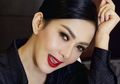 Syahrini Alami Insiden Yang Membuat Tangannya Terluka Saat Manggung di Bandung; ' Ya Allah Gusti Sakit'
