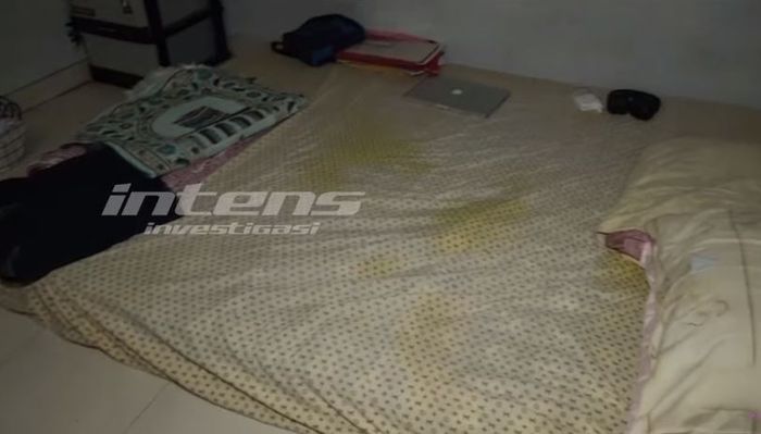 Tempat tidur Indra Bekti di rumah barunya setelah angkat kaki dari rumahnya bersama Aldila Jelita.