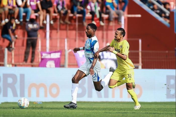 Suasana pertandingan pekan ke-10 antara Persik Kediri melawan PSIS Semarang, Jumat (25/8/2023).