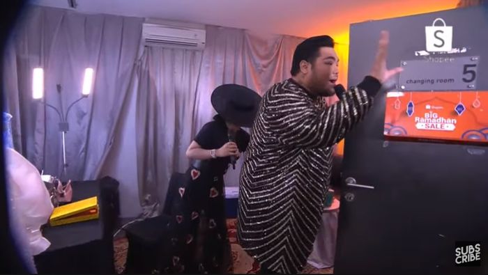 Backstage Syahrini dilapisi dengan karpet