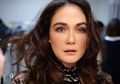 Foto Terbaru Luna Maya dengan Makeup Flawless Karya MUA Bubah Alfian, Nggak Kalah Cantik Sama Princess!