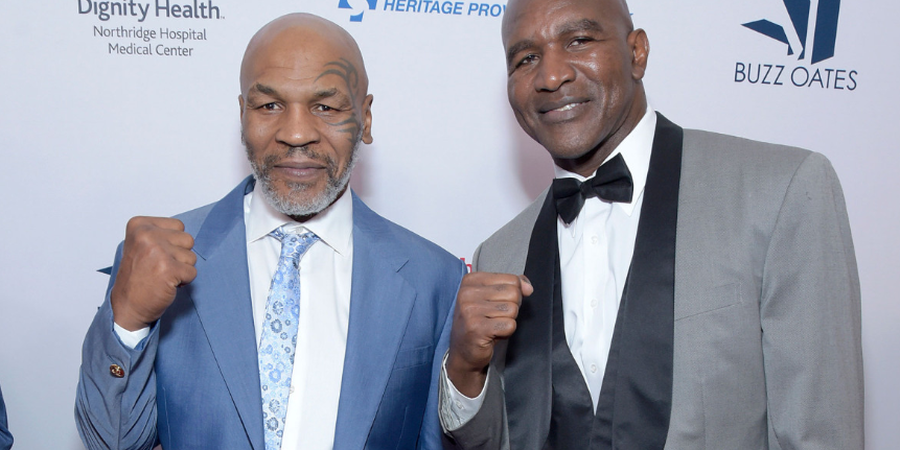 Mike Tyson Hadapi Lennox Lewis karena Takut Evander Holyfield?