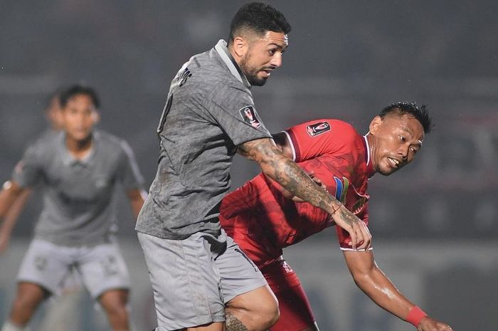 Suasana pertandingan antara Persija Jakarta melawan Borneo FC pada lanjutan laga penyisihan Grup B di Stadion Segiri, Samarinda, Sabtu (25/6/2022).