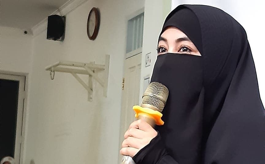 Bagikan Potret Cantik dan Disukai Puluhan Ribu Orang, Umi ...
