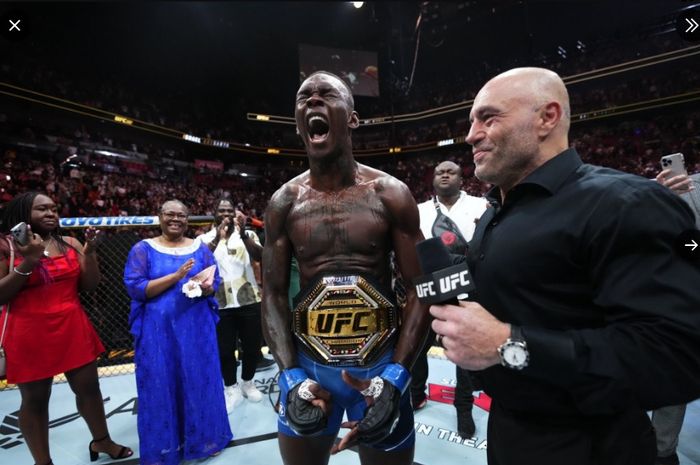Israel Adesanya mendapatkan apresiasi dari Nigeria usai kembali merebut gelar juara kelas menengah di UFC 287
