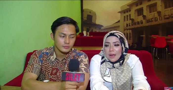 Muzdalifah dan Fadel Islami saat diwawancara awak media