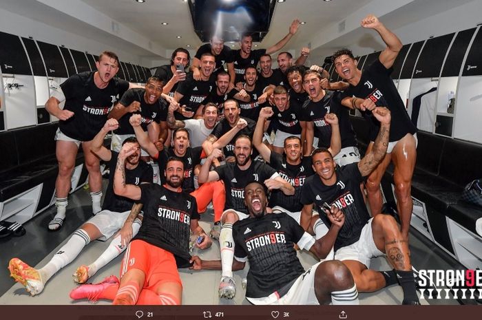 Para pemain Juventus merayakan gelar juara Liga Italia musim 2019-2020.
