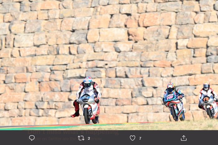 Mario Suryo Aji atau Mario Aji, pembalap Indonesia yang berjuang mencari starting grid terbaiknya menurut hasil kualifikasi Moto3 Aragon 2022.