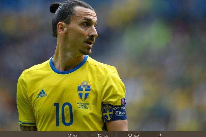 Zlatan Ibrahiomvic saat membela timnas Swedia.