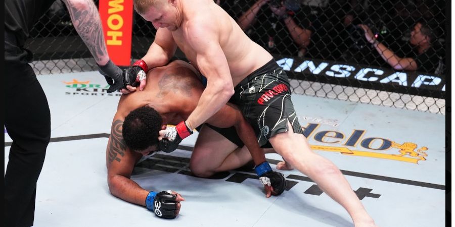 Tubuhnya Keras bak Batu, UFC Bakal Dikuasai Sosok Mengerikan