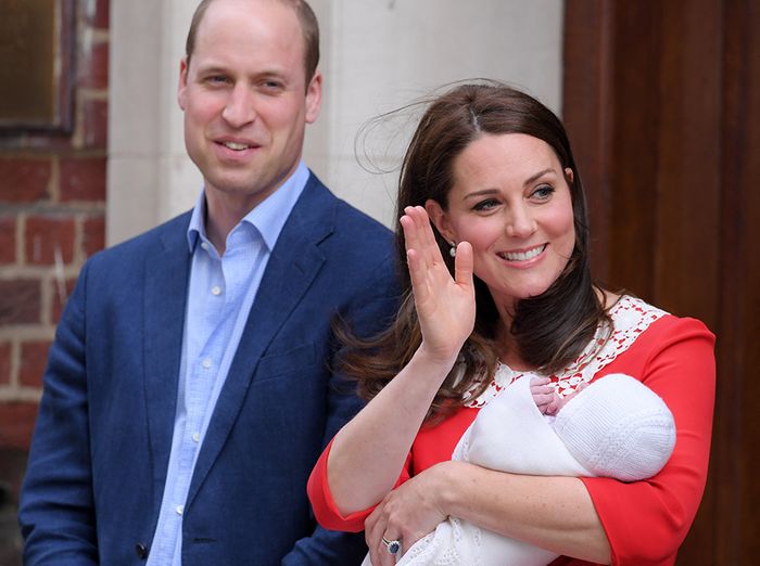 Kate Middleton dan Pangeran William memperkenalkan anggota keluarga baru mereka