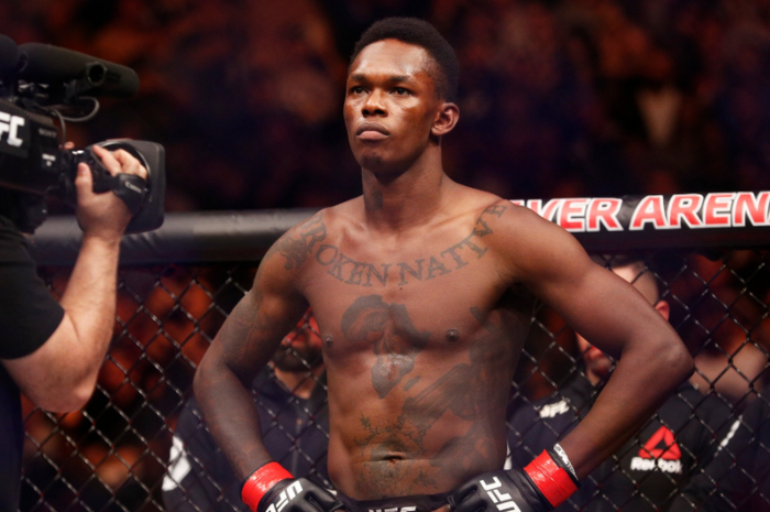 Raja kelas menengah UFC, Israel Adesanya.