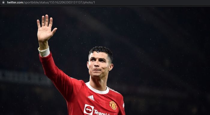 Penyerang Manchester United, Cristiano Ronaldo, dikabarkan berniat hengkang pada bursa transfer musim panas  2022.