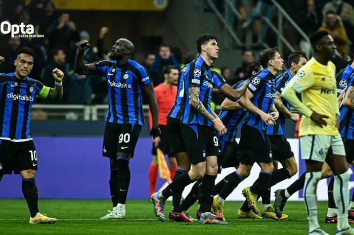 Inter Milan menyusul AC Milan dan Napoli guna menyempurnakan kiprah klub Liga Italia di leg pertama babak 16 besar Liga Champions 2022-2023.