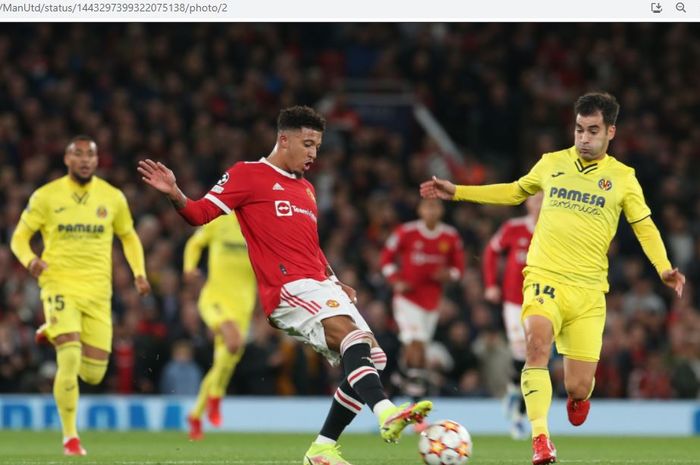 Penyerang Manchester United, Jadon Sancho, beraksi dalam laga matchday kedua babak penyisihan Grup F Liga Champions 2021-2022 melawan Villarreal di Stadion Old Trafford, Rabu (29/9/2021).