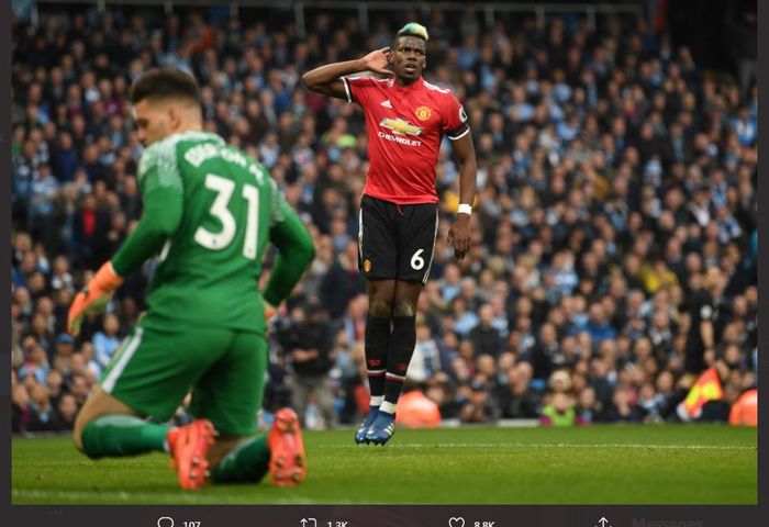 Paul Pogba merayakan golnya untuk Manchester United ke gawang Manchester City pada duel 7 April 2018.