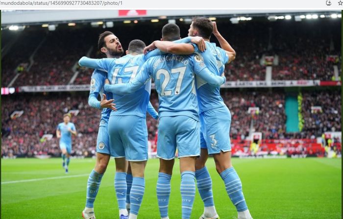 Para pemain Manchester City merayakan gol ke gawang Manchester United pada pekan ke-11 Liga Inggris 2021-2022, Sabtu (6/11/2021).