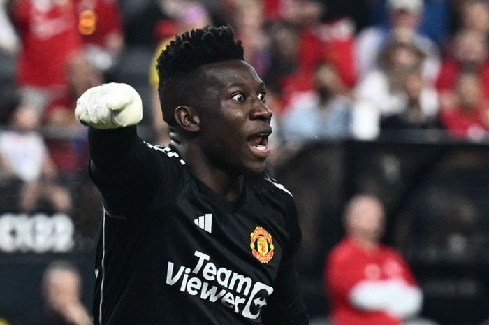 Kiper anyar Manchester United, Andre Onana membuka perjalannya di Liga Inggris 2023/2024 dengan nyaris membuat timnya merugi.