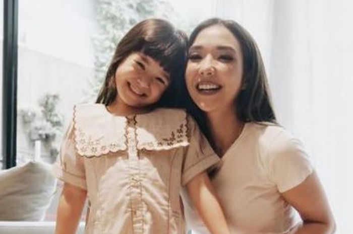 Gempi Tidur Pulas, Gisel malah Kepergok Goyang Bareng Teman Pria hingga Buat Janda Gading Marten Beri Klarifikasi Mengejutkan: Aku Sama Dia Peluk-pelukan Segala Macem karena Nyaman