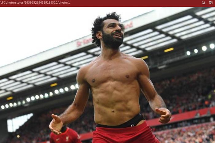 Penyerang Liverpool, Mohamed Salah, merayakan gol ke gawang Crystal Palace pada pekan kelima Liga Inggris 2021-2022 di Stadion Anfield, Sabtu (18/9/2021).