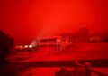 Langit di Pantai Australia Ini Menjadi Berwarna Merah Darah, Banyak Penduduk Terjebak di Pantai Tanpa Jalan Keluar Sampai Disuruh Melarikan Diri Ke Laut, Apa Yang Terjadi?