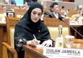 Pangling! Mulan Jameela Tampil Lebih Santun dan Modis Pakai Rok Plisket Kekinian Saat Rapat DPR
