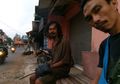 Unggahan Foto Pria Bersama Kawan Lamanya Ini Viral Lantaran Sikapnya Terhadap Kondisi Teman Sekolahnya Itu