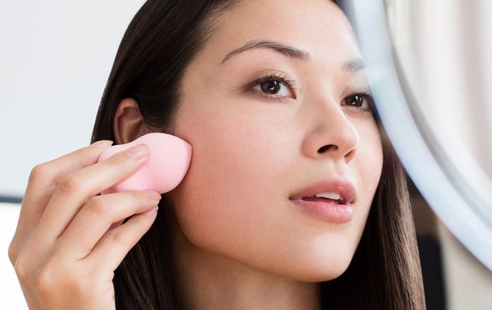 Tips Agar Kulit Tidak Mudah Berjerawat Meski Pakai Makeup ...