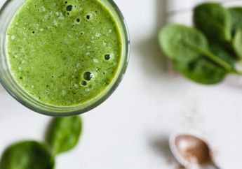 Anda Pasti Ketagihan Kalau Tahu Efeknya, Cuma Minum Jus Bayam Tiap Hari Bisa Bikin Tubuh Rasakan Efek Fantastis Ini, Ajaib Banget!