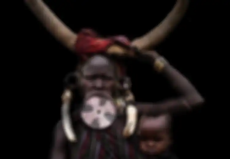 Menakjubkan, Berikut Foto-foto Mempesona Wanita Suku Mursi di Etiopia