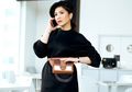 Nagita Slavina Pakai Celana Floral Harga Rp 700 Ribu Saat Tampil Bareng Paula Verhoeven, Netizen Justru Salfok Sama Tinggi Istri Baim Wong!