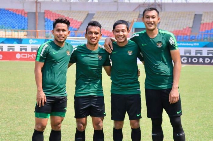 Pemain Timnas Indonesia dari kiri ke kanan, Andik Vermansah, Irfan Jaya, Evan Dimas, dan Hannsamu Yama