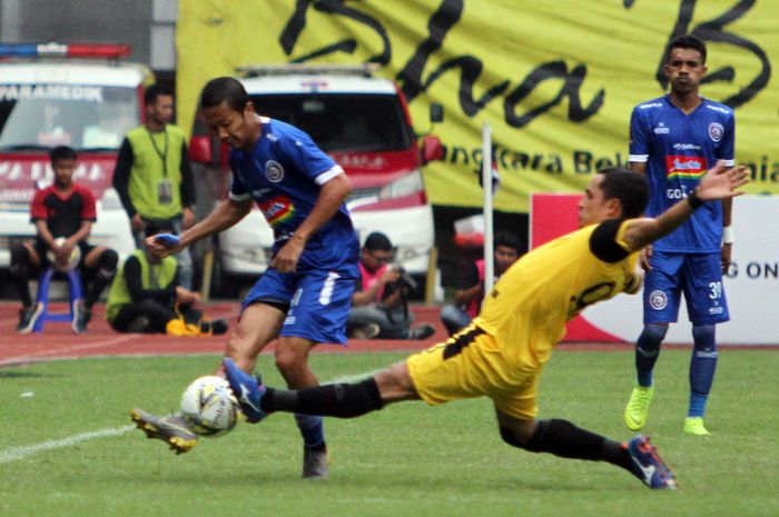 Pertandingan Bhayangkara FC vs Arema FC di Stadion Patriot Chandrabhaga, Kota Bekasi, Sabtu (30/3/2019).