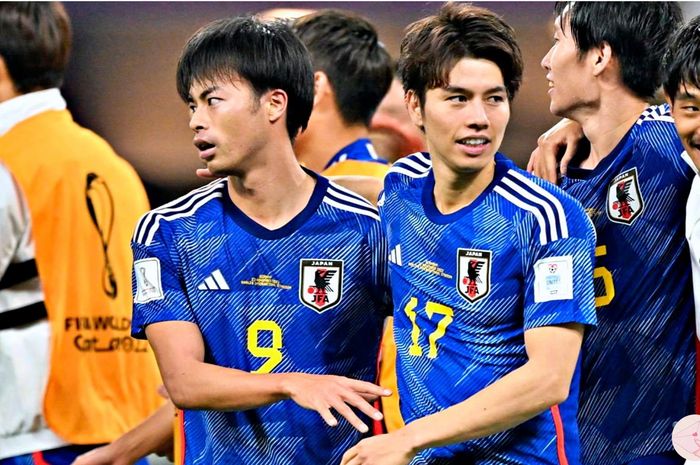 Dua pemain timnas Jepang di Piala Dunia 2022, Kaoru Mitoma (kiri, no 9) dan Ao Tanaka (kanan, no 17) bak duet nyata dari Tsubasa Ozora dan Taro Misaki di serial manga Captain Tsubasa.