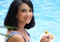 Jadi Bumil, Vanessa Angel Justru Jadi Sorotan Saat Berjemur Pakai Mini Dress Seksi dan Tanpa Makeup!