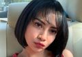 Dicibir Makin Berani, Vanessa Angel Justru Pede Tampil Terbuka dengan Dress Belahan Dada Rendah yang Super Seksi