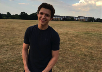 5 Style Tom Holland Ini Jadi Bukti Dia Boyfriend Material Banget!