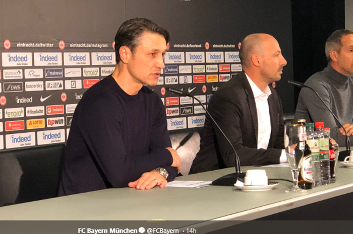 Pelatih Bayern Muenchen, Niko Kovac saat berbicara di konferensi pers pasca pertandingan melawan Eintracht Frankfurt