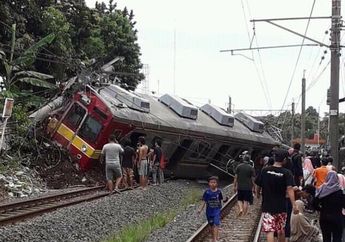 KRL Jakarta-Bogor Anjlok, Masinis Terluka, Penumpang Panik Berhamburan Keluar