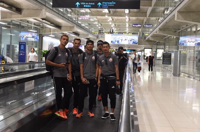 Rombongan Persija Jakarta saat tiba di Myanmar, Sabtu (9/3/2019).