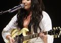 Demi Lovato Tegesin Dirinya Non Binary, Mulai Sekarang Manggil Dirinya 'Kami' Bukan 'Saya'