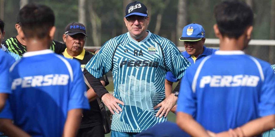 Pelatih Persib Bandung Bicara Apa yang Diwaspadai dari Arema FC