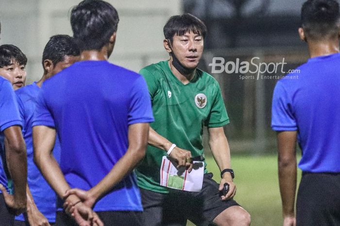 Pelatih Timnas Indonesia Shin Tae-yong butuh tambahan pemain naturalisasi yang sedang memperkuat klub di Eropa.