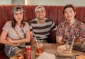 Setelah Tepis Kabar Rumah Tangganya Tidak Harmonis, Raffi Ahmad Kepergok Santai Pegang Pinggang Angela Lee