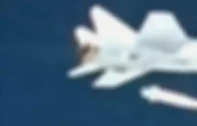 MiG-31 ketika meluncurkan rudal Kinzhal